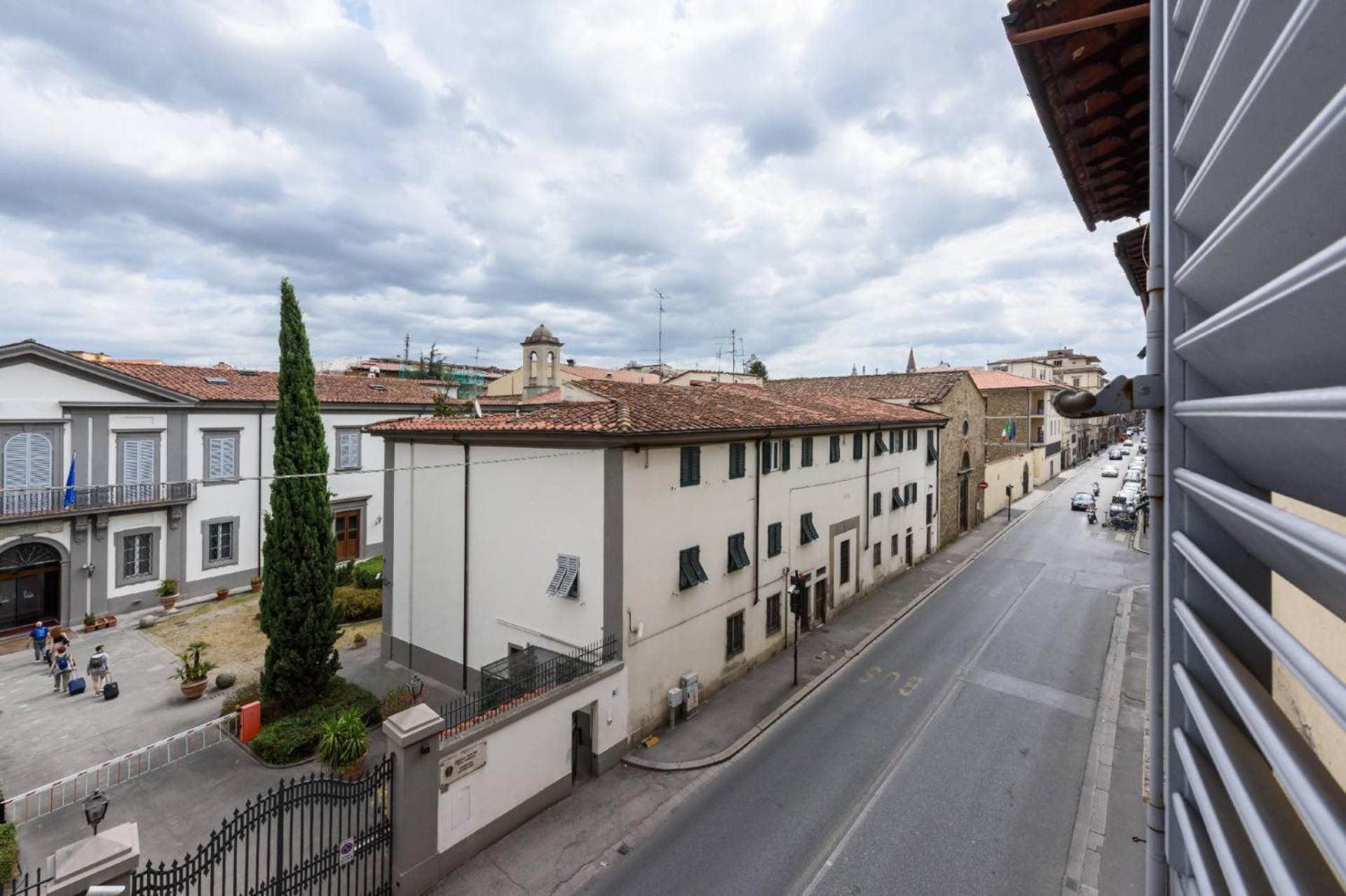 Florence- Oricellai Two Bedroom Apartment *